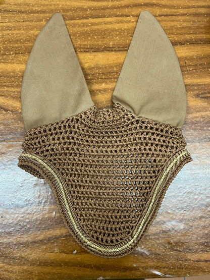 Saddle pad and bonnet