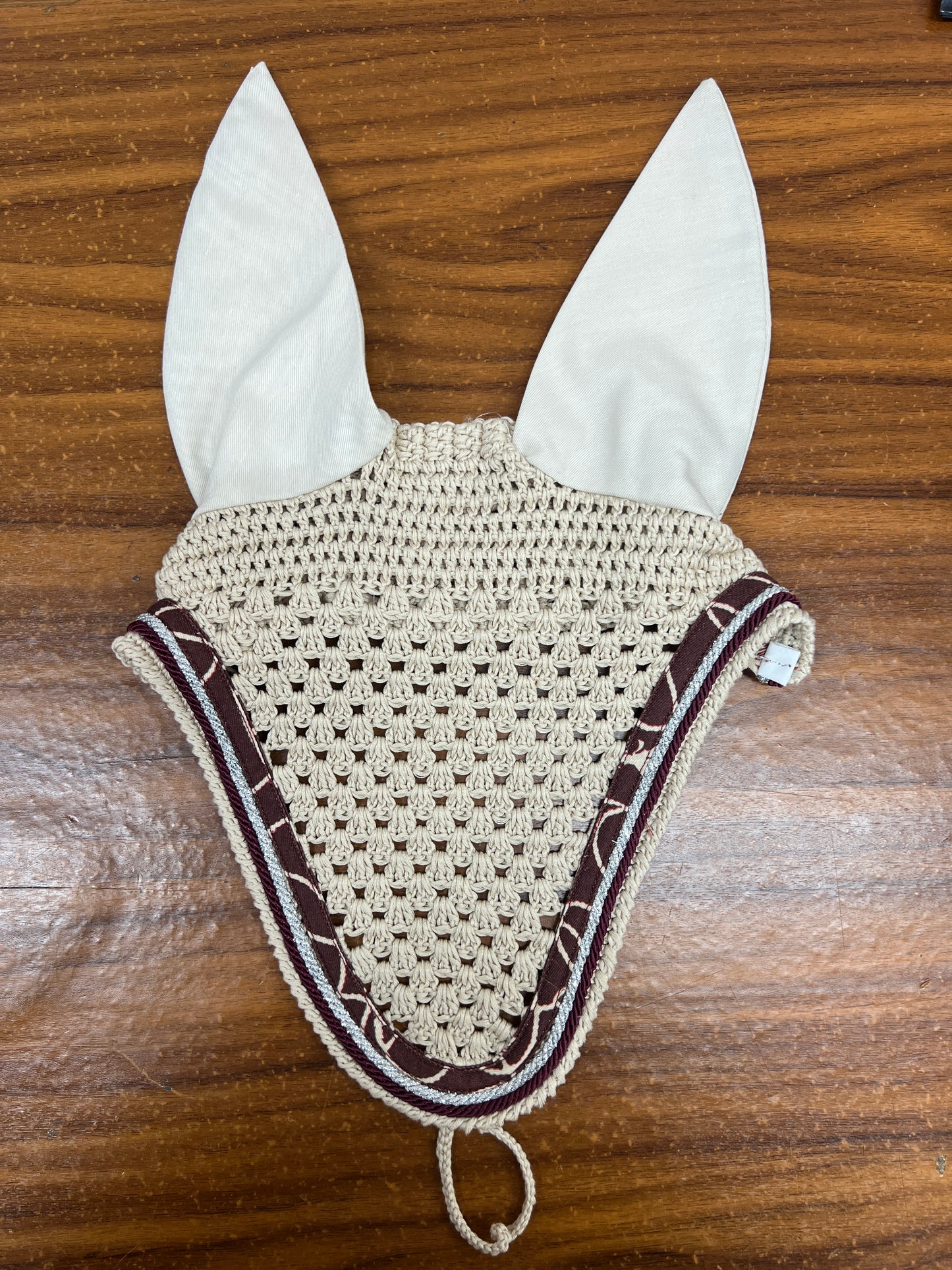 Saddle pad and bonnet